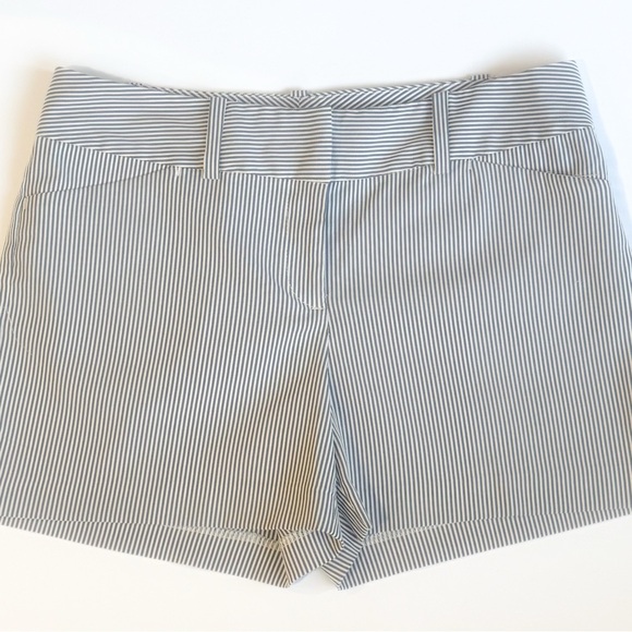Ann Taylor gray white striped signature shorts ❤️ - Picture 3 of 7